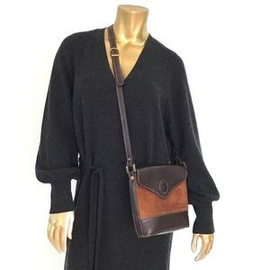 TRARUWE GENTE DE LA TIERRA CAPYBARA HIDE LEATHER CROSSBODY BAG